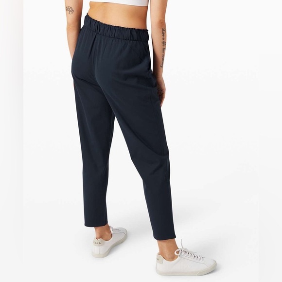 Lululemon Keep Moving Pant 7/8 High-Rise True Navy (First Release) Women’s 4 - Picture 2 of 11